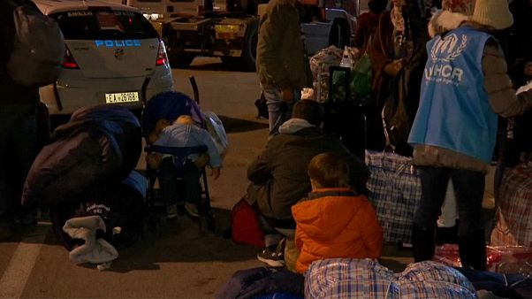 Átszállítják a menekülteket Leszbosz szigetéről Átszállítják a menekülteket Leszbosz szigetéről