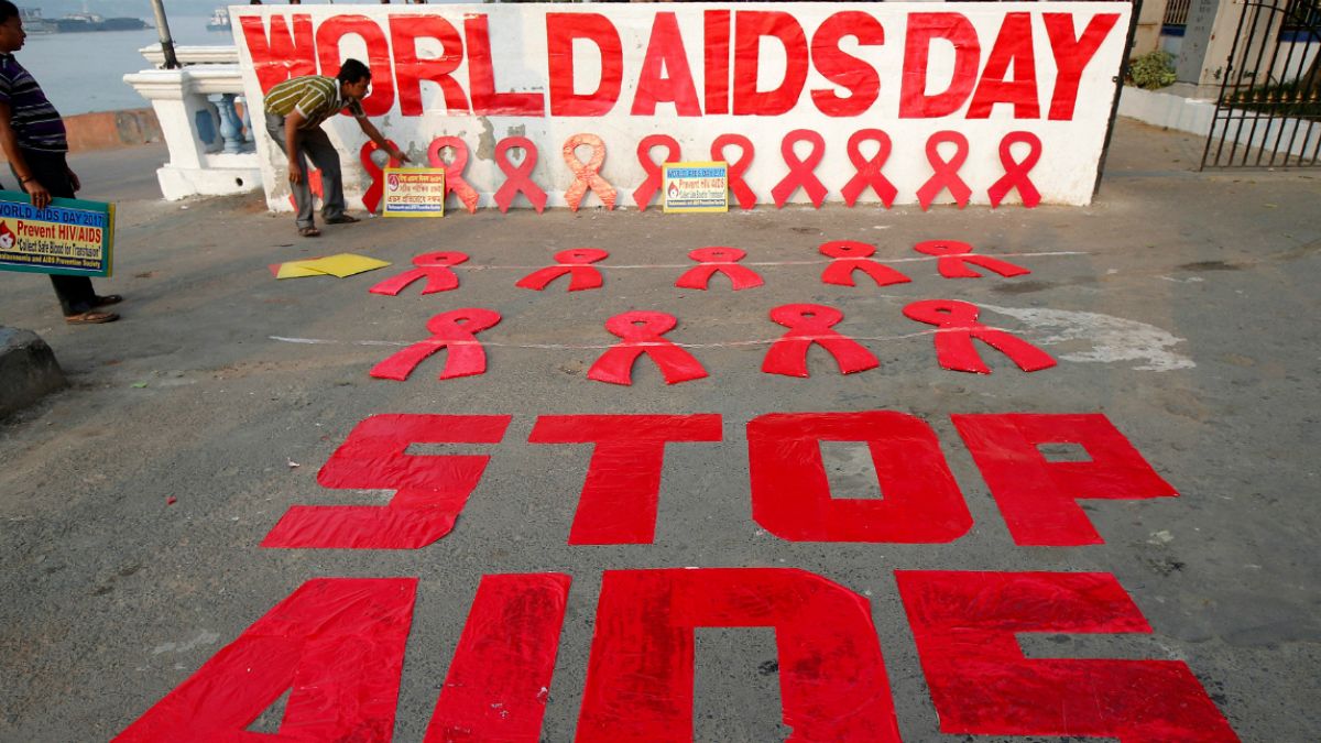 Παγκόσμια ημέρα κατά του AIDS: Μείωση της εξάπλωσης του ιού στην Ελλάδα