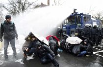 Proteste gegen AfD in Hannover: Wasserwerfer bei 0 Grad!