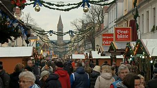 Patrols at Potsdam Christmas market after bomb scare