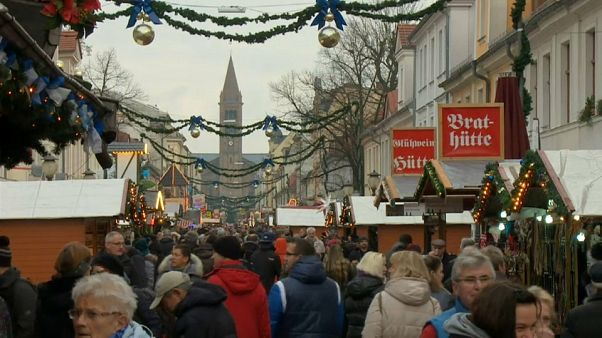 Patrols at Potsdam Christmas market after bomb scare Patrols at Potsdam Christmas market after bomb scare