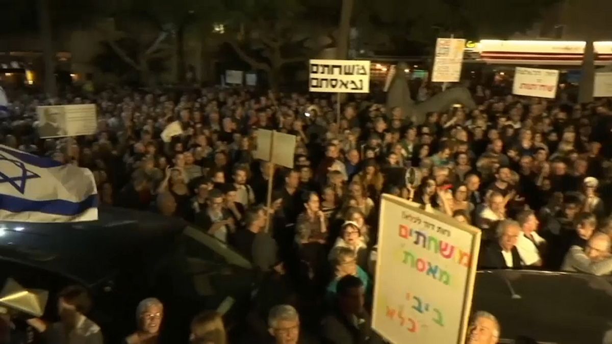 İsrail'de yolsuzluk karşıtı gösteri: Altı kez sorgulanan başbakan Netanyahu'ya istifa çağrısı