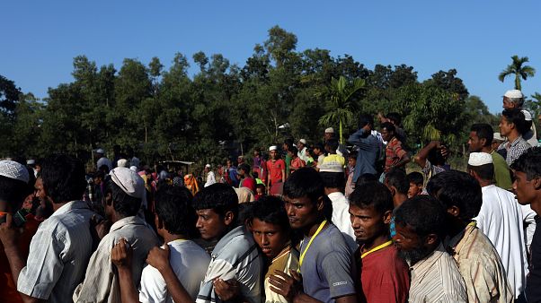Arakanlı Müslümanlar can güvenlikleri olmadıkları gerekçesiyle Myanmar'a geri dönmek istemiyor. Arakanlı Müslümanlar can güvenlikleri olmadıkları gerekçesiyle Myanmar'a geri dönmek istemiyor.