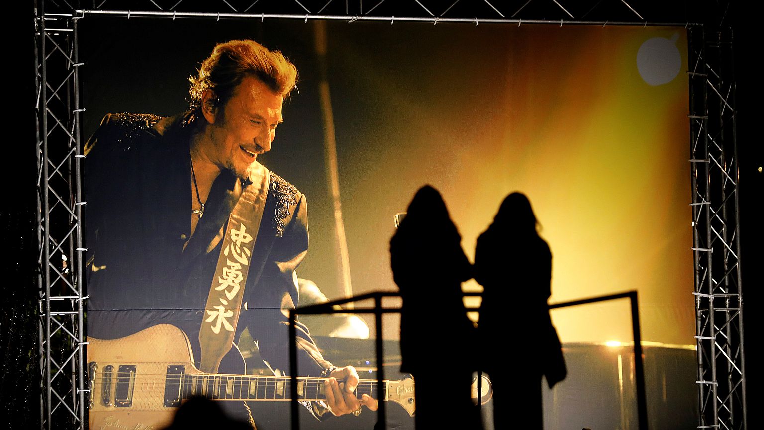 700 Harleys auf den Champs Elysées: Frankreichs Trauer um Johnny Hallyday