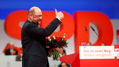SPD kongresinde Merkel ile koalisyon pazarlığına onay çıktı