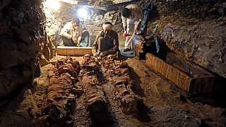 Des archéologues égyptiens découvrent une momie à Louxor