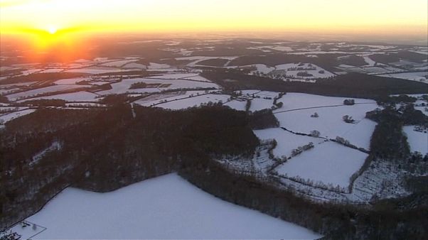 La neige, pour le plus grand bonheur des petits Anglais La neige, pour le plus grand bonheur des petits Anglais