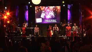 Des artistes kényans profitent de Noel pour célébrer après l'issue de la crise électorale