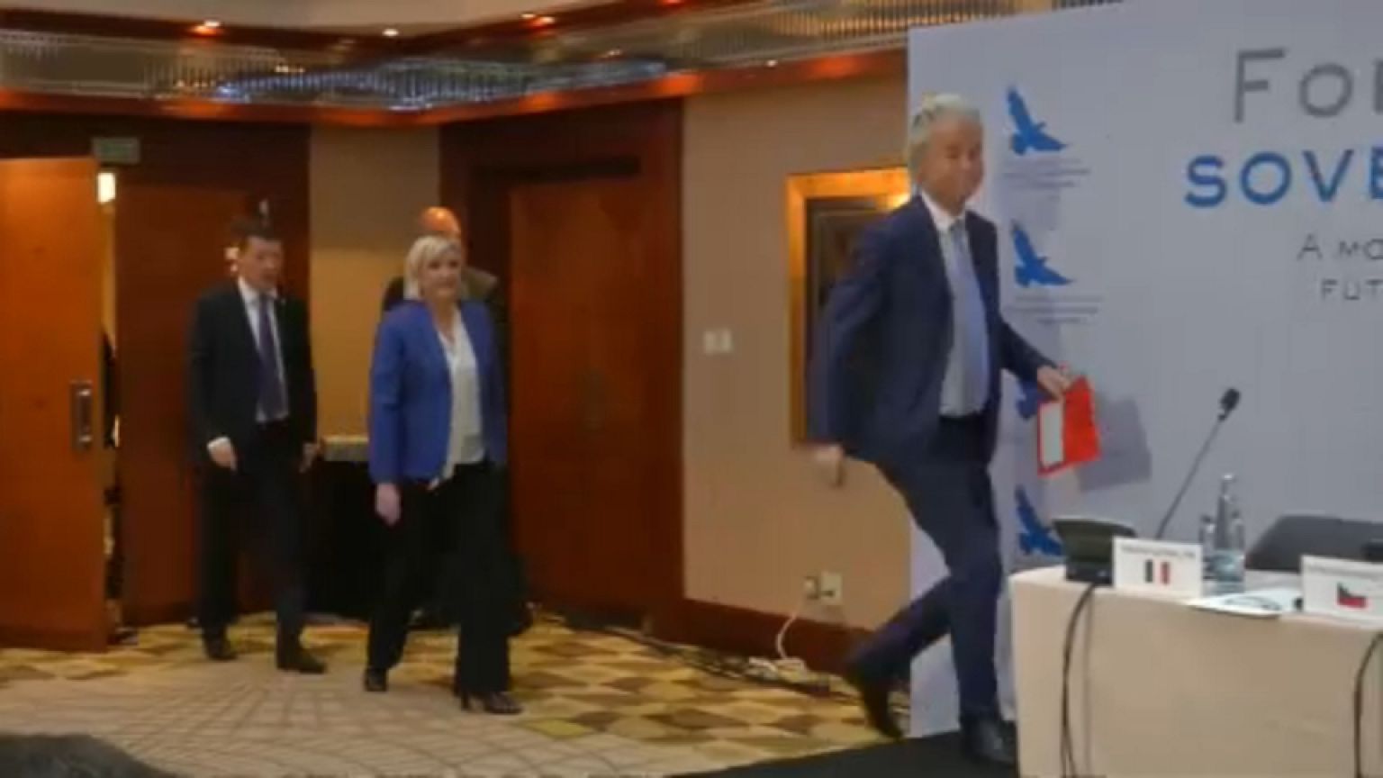 Prágában ülésezik az európai szélsőjobb