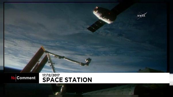 Így kapcsolódott a Nemzetközi Űrállomáshoz a SpaceX Dragon Így kapcsolódott a Nemzetközi Űrállomáshoz a SpaceX Dragon