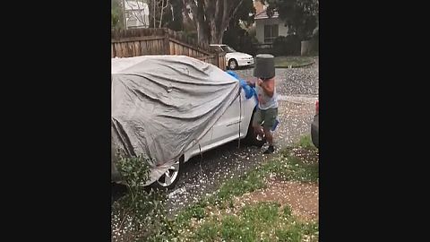 Только град по крыше — хватай ведро!