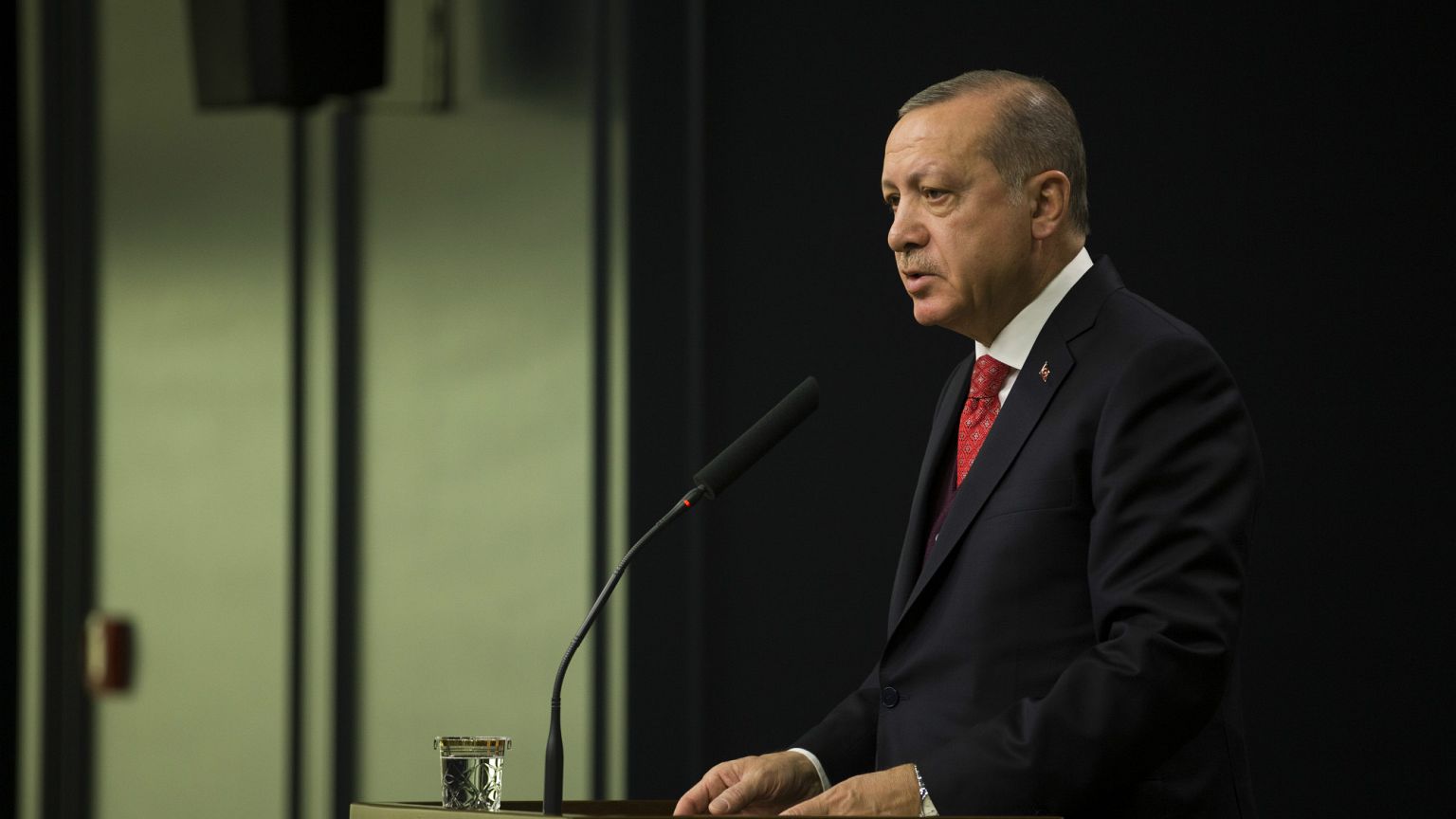 Kamudaki görevlerinden atılanların sayısı 150 bini geçti
