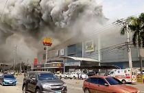 Dozens die in Philippines shopping centre fire