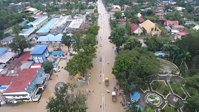 دو روز پس از طوفان «تمبین» در فیلیپین؛ عملیات امداد و نجات ادامه دارد
