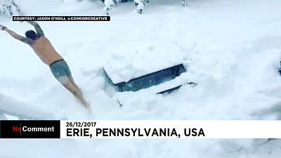Humor para combatir las impresionantes nevadas en EEUU