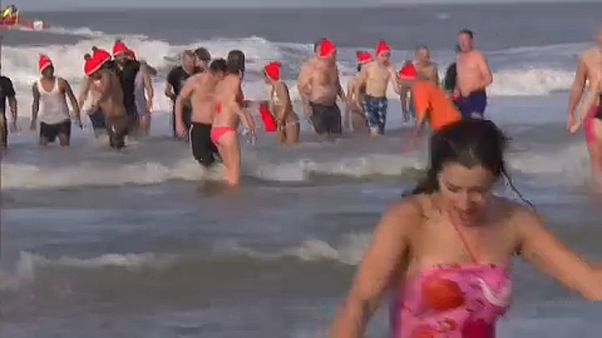 Neujahrstradition: Sprung ins kalte Wasser Neujahrstradition: Sprung ins kalte Wasser