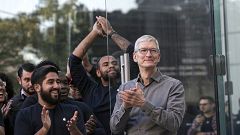 Image: US-ECONOMY-APPLE