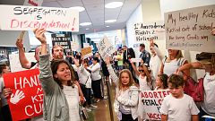 Anti-vaccine protestors outside meeting with New York State Gov. Andrew Cuo