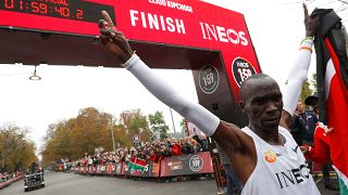 Image: Eliud Kipchoge, the marathon world record holder from Kenya, attempt