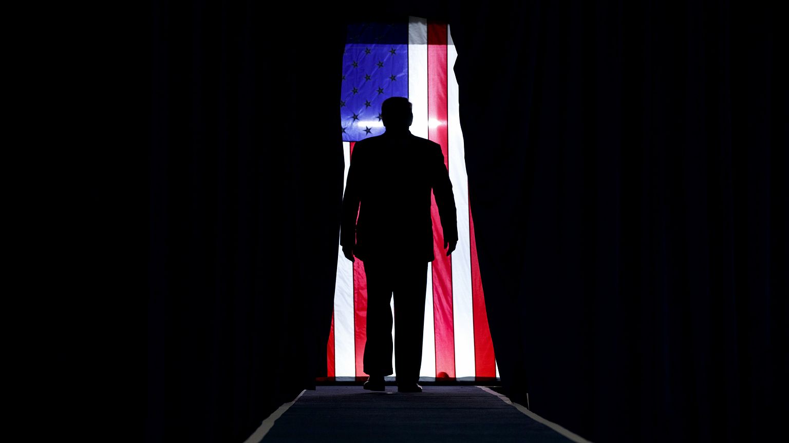 Image: President Donald Trump arrives to a campaign rally in Lake Charles, 
