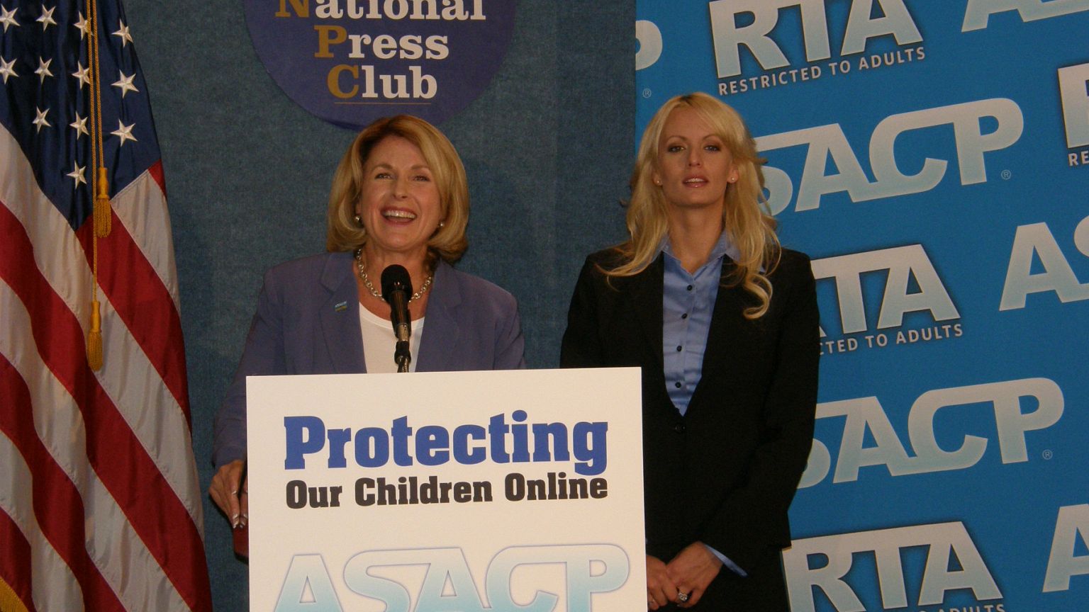 "Trump, susması için porno yıldızına 130 bin dolar ödedi"