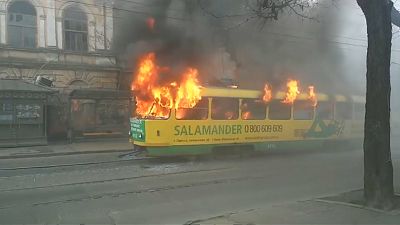 شاهد: حريق في عربة ترام بمدينة أوديسا الأوكرانية 
