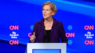 Image: Democratic presidential candidate Senator Elizabeth Warren speaks du