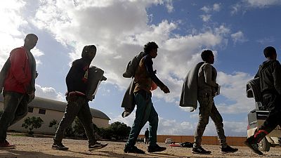 Libye : la reprise des combats menace l'évacuation des migrants et les élections