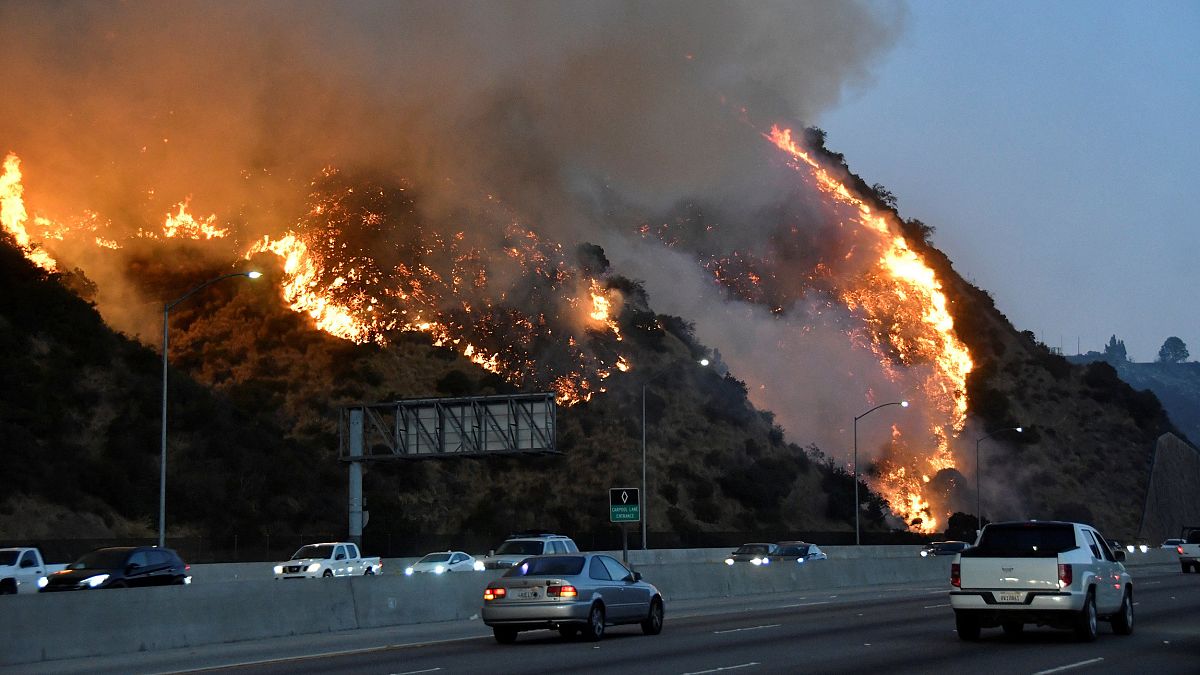 Image: The Getty fire burns near the Getty Center along the 405 freeway nor