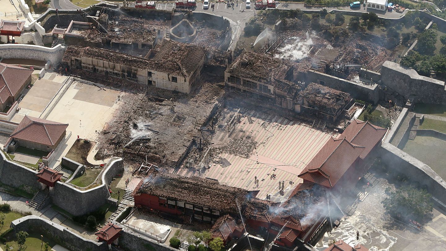 Fire burns down structures at Japan's historic Shuri Castle | Euronews