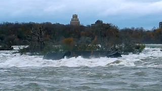 Image: Rain and wind dislodged an iron scow trapped in the rocks above Niag