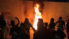 Image: Demonstrators set fire to front of the Iranian consulate in Karbala 