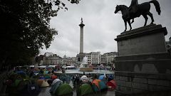 Image: Extinction Rebellion climate change protester tents are setup in Tra