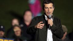 Image: Democratic Presidential Candidate Pete Buttigieg Campaigns In Des Mo