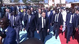 Au Sénégal, Emmanuel Macron promet 200 millions d'euros pour l'éducation [no comment]