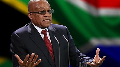 Poussé par son parti vers la sortie, Jacob Zuma résiste toujours