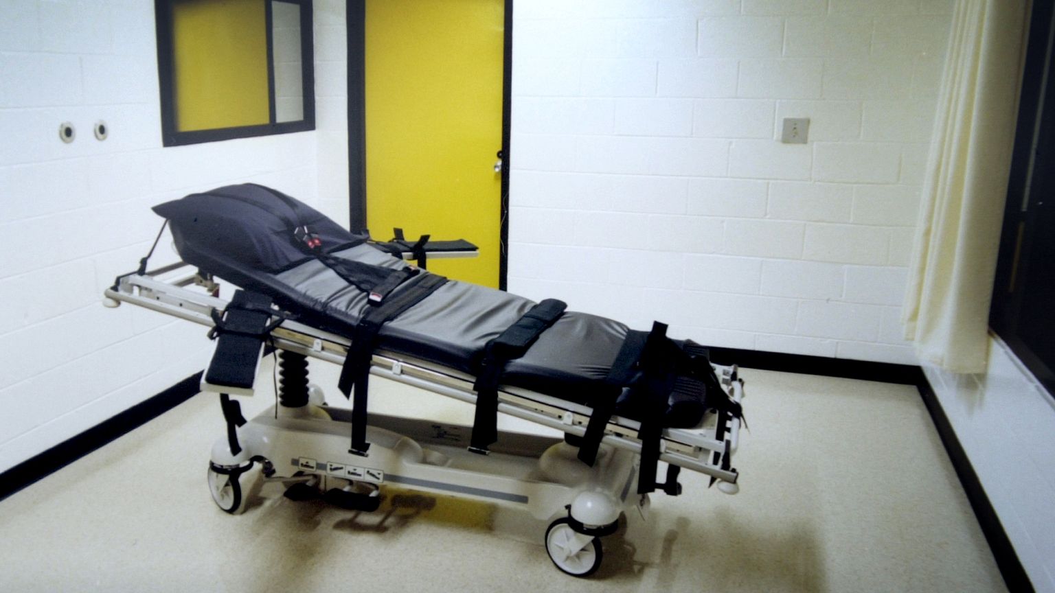 Image: The execution chamber at Georgia Diagnostic Prison in Jackson.