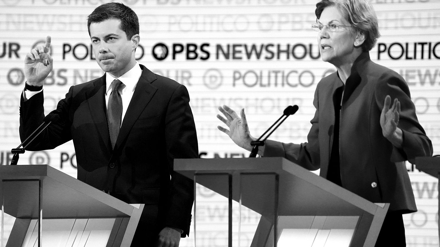 Image: Senator Warren criticizes South Bend Mayor Buttigieg during the sixt