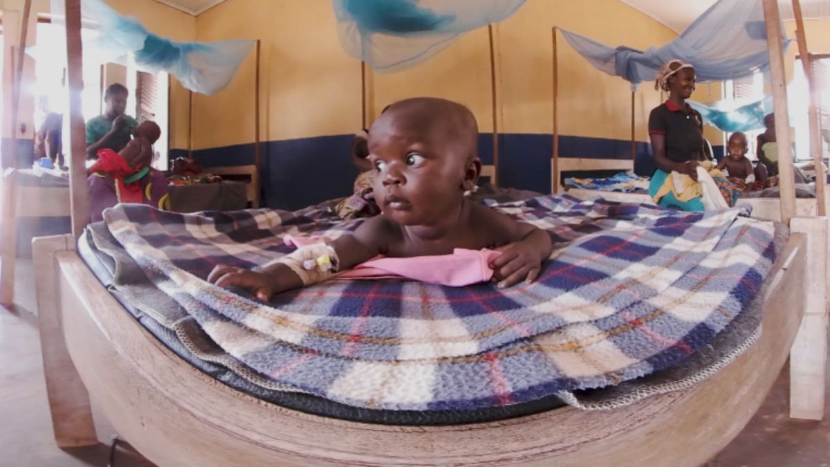 Visita a uma maternidade num país destroçado pela guerra
