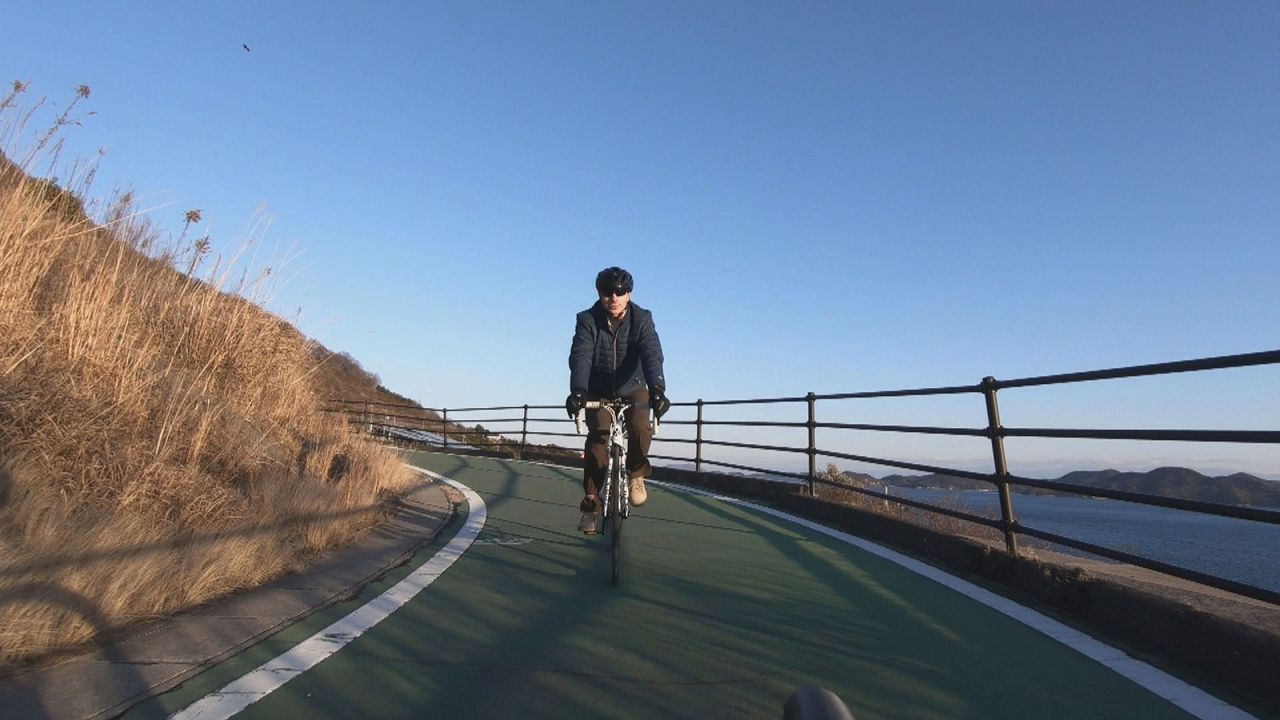 "Японские приключения": летающие велосипеды и море по колено