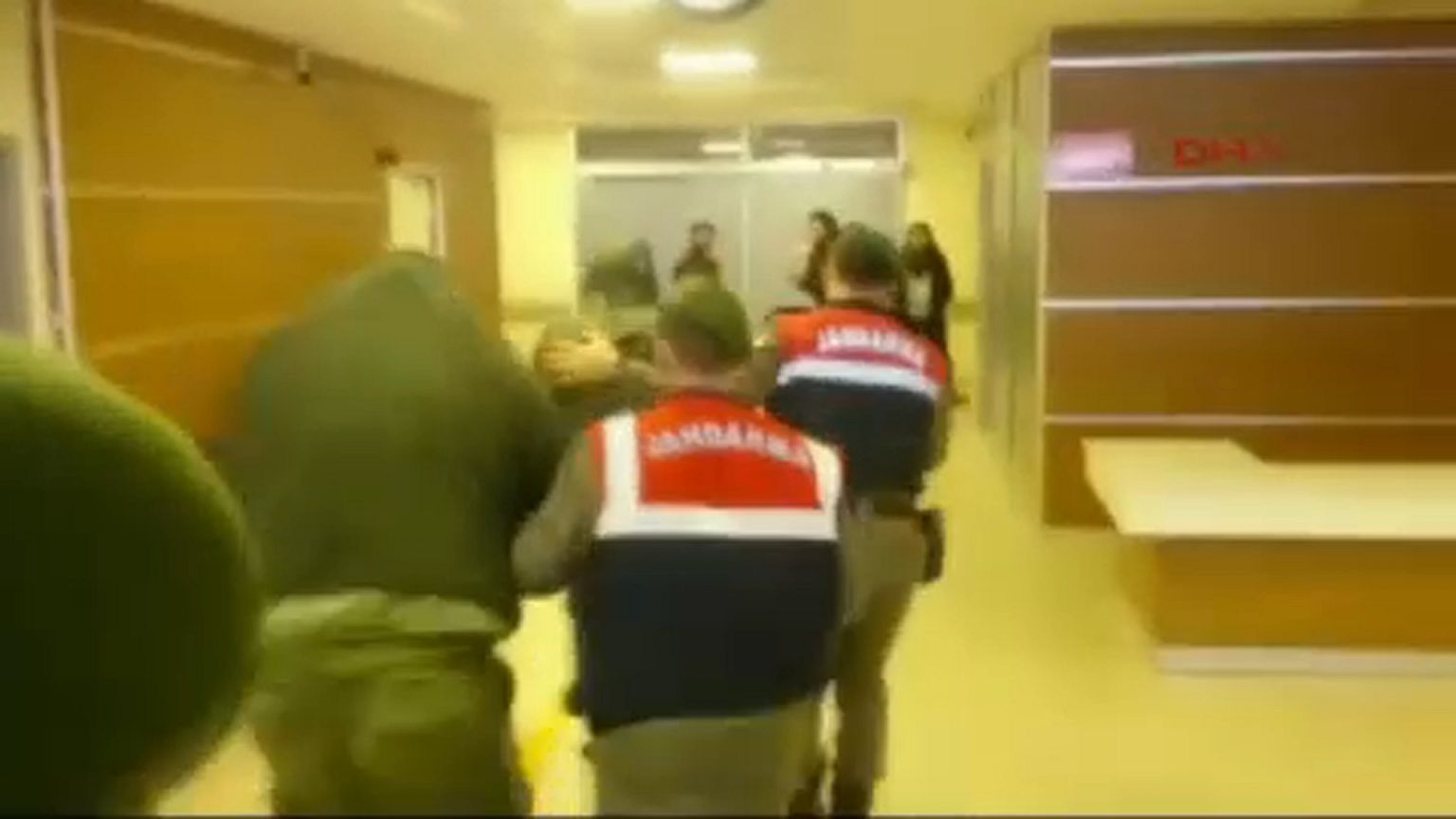 The Brief from Brussels: Yunanistan askerler için AB ile bastırıyor