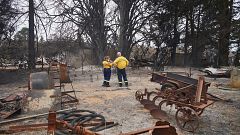 Image: Hundreds Of Bushfires Continue To Burn Across NSW Despite Easing Con