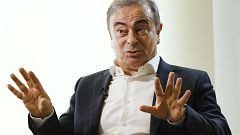 Image: Former Nissan Chairman Carlos Ghosn speaks to Japanese media during 