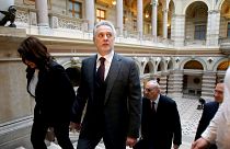 Image: Ukrainian oligarch Dmytro Firtash arrives at court in Vienna on Feb.