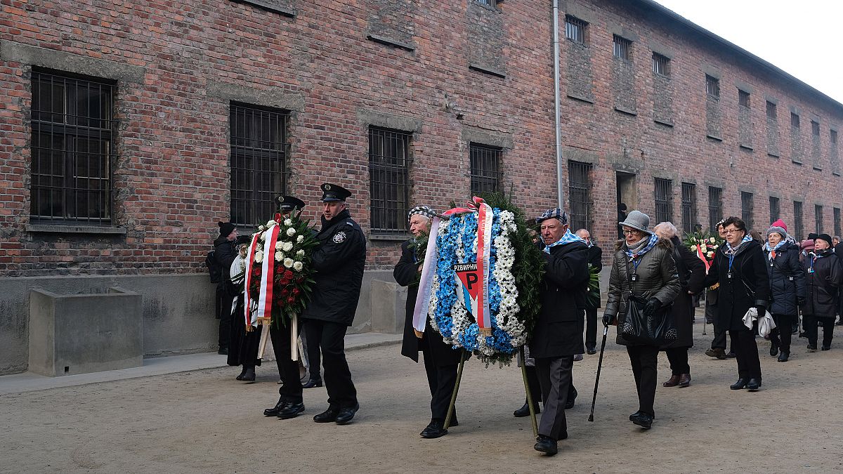 Image: A delegation of survivors of the Auschwitz and their families arrive