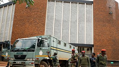 Zimbabwe president pardons 3000 convicts to help decongest prisons