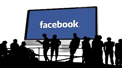 Pourquoi sommes-nous "accros" à Facebook?