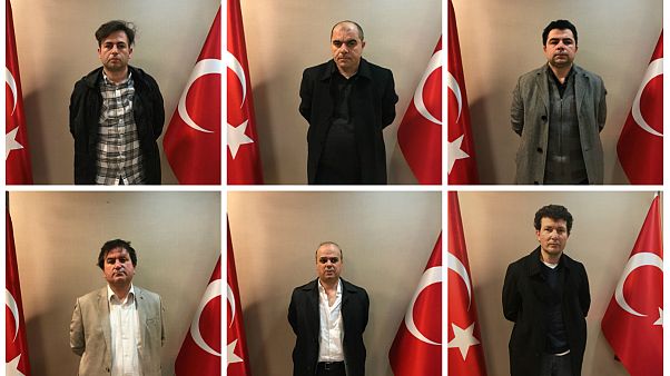 AA: Kosova'da gözaltına alınan altı Türk Türkiye'ye getirildi AA: Kosova'da gözaltına alınan altı Türk Türkiye'ye getirildi
