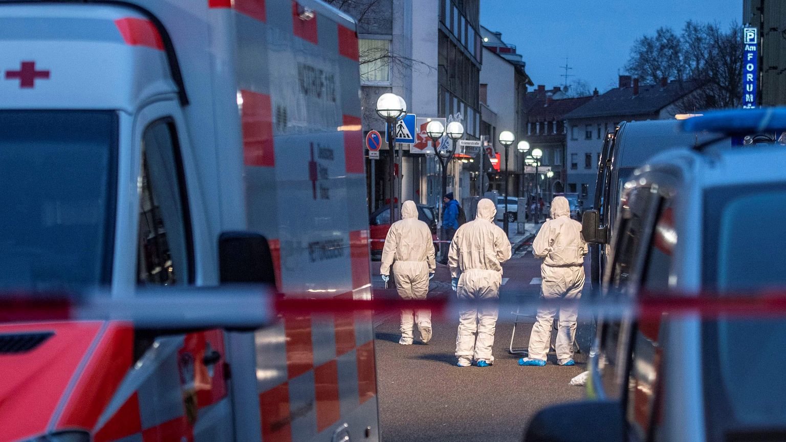Image: Forensic police at a crime scene in the centre of Hanau, near Frankf