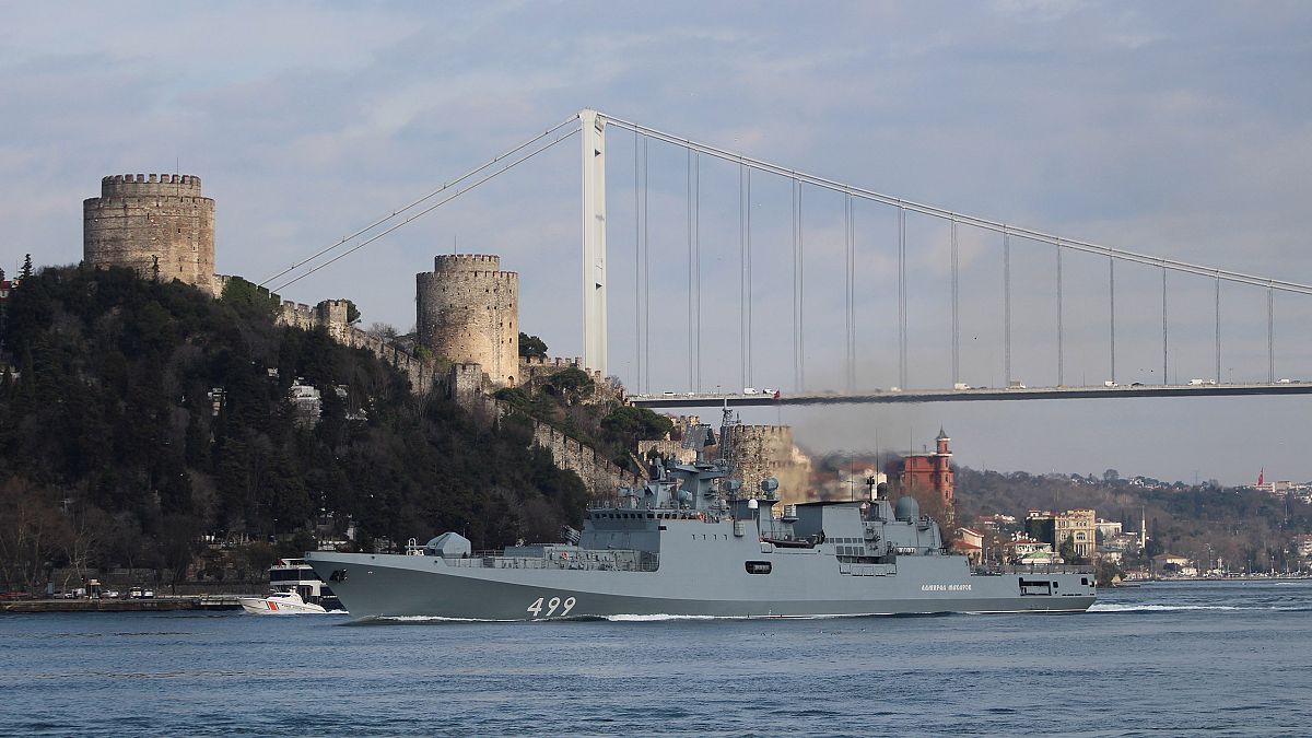 Image: The Russian Navy's frigate Admiral Makarov sets sail in the Bosphoru